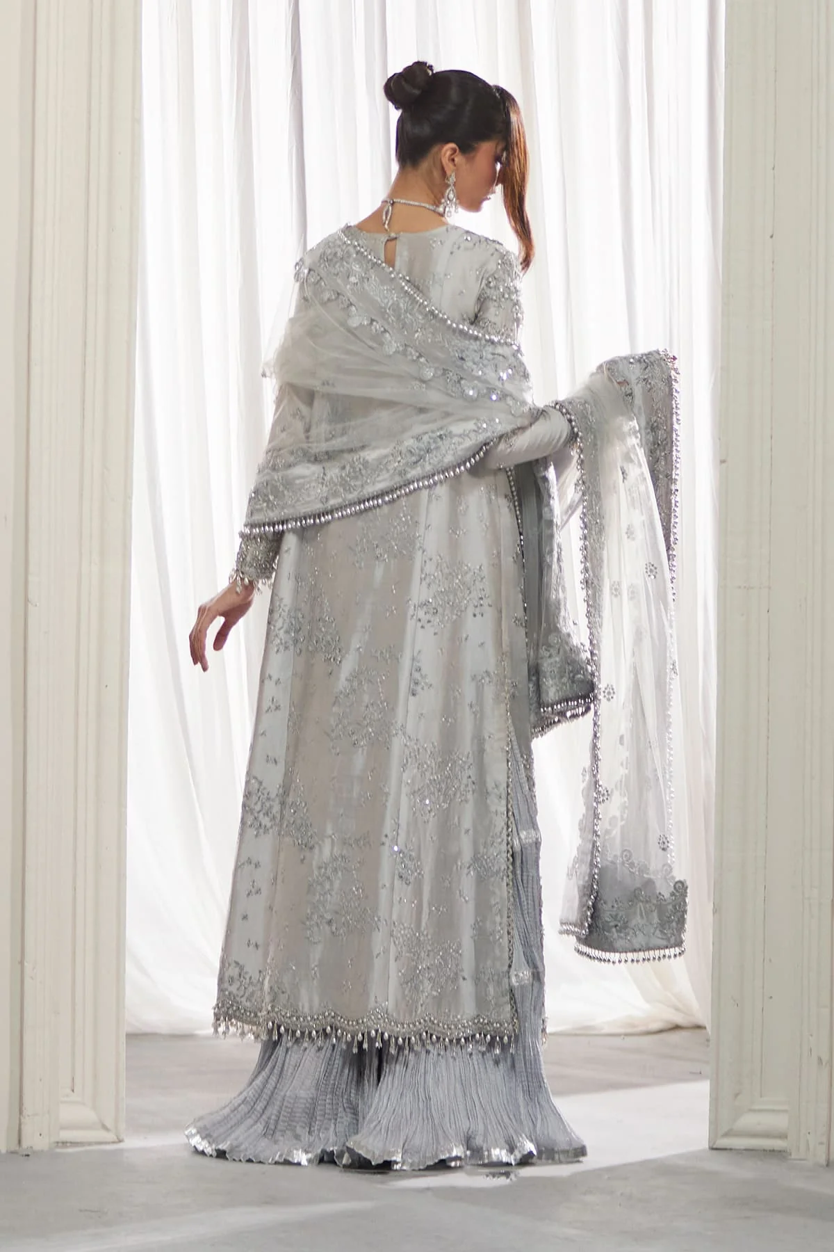 DELLA - Image 3